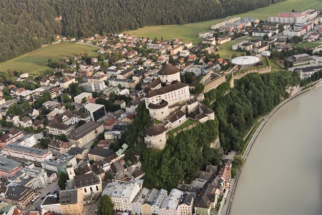 festung-und-stadt-kufstein-luftansicht©lolin.jp