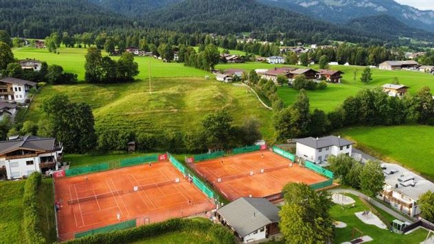Tennisplatz Going von oben