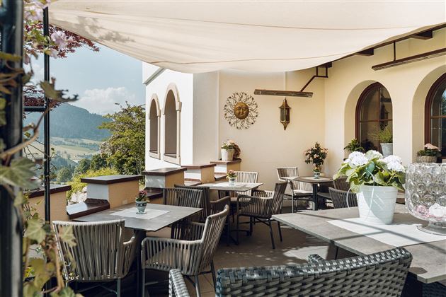 Wilder-Kaiser-Terasa-Hotel-AlpenSchloessl-Soell