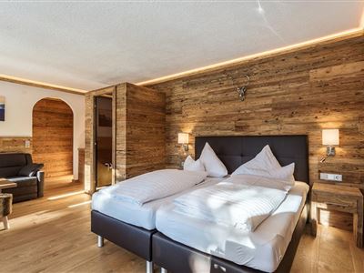1-Raum Suite mit Infrarotkabine 42m²