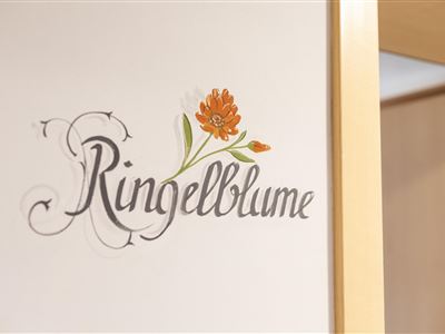 1_ResidenzTheresa_1830-Ringelblume-web