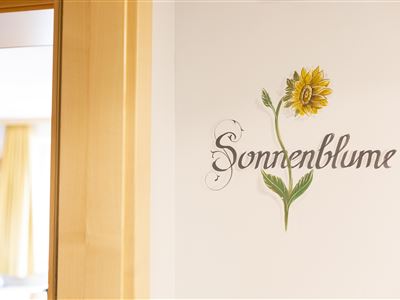 1_ResidenzTheresa_1834-Sonnenblume