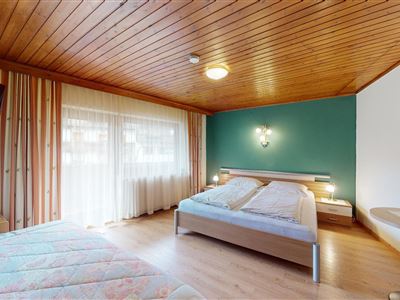 102 Baderhaus-Schlafzimmer