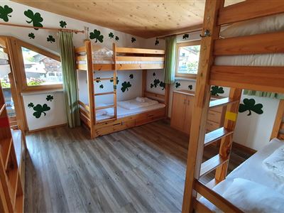 6-bed-room
