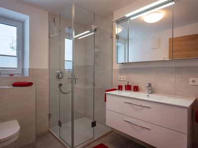 Am_Brummelbach_Pfarrgasse_17_Westendorf_Badezimmer