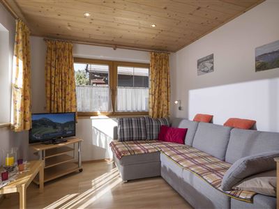 Appartement_Erich_Dorfstrasse_66_Brixen_Wohnzimmer