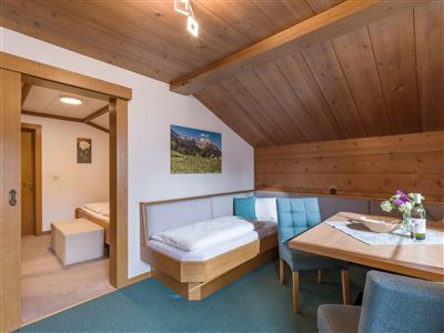 Appartement Hohe Salve Wohnraum Zusatzbett web