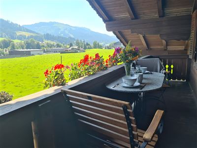 Balkon mit Blick auf den Hartkaiser