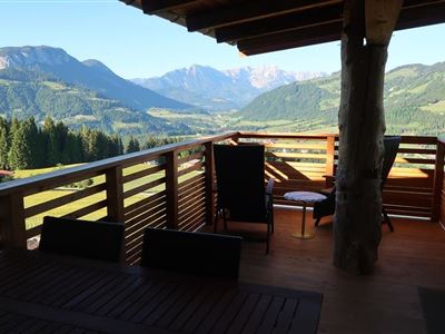 Balkon und Aussicht auf den Wilden Kaiser