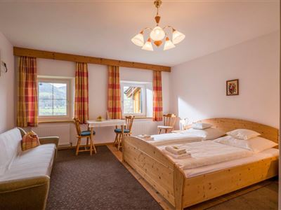 Bauernhof Langhof Thiersee -Zimmer Sitzgelegenheit