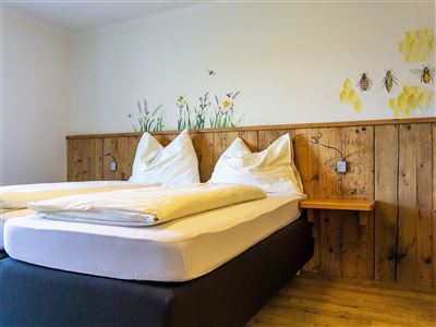 Bienen-Zimmer-1
