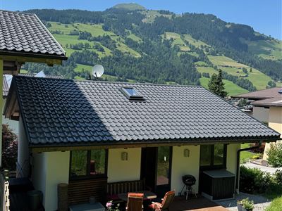 Blick vom Hang auf´s Appartement