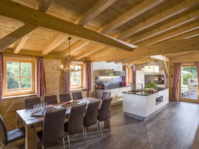 Chalet_Felsbichl_Haus_12_Woergl_Esstisch_Kueche