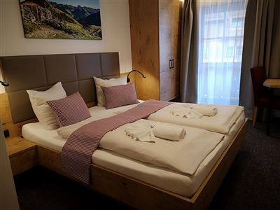 Doppelzimmer Bergblick 02