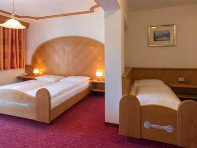 Dreibettzimmer