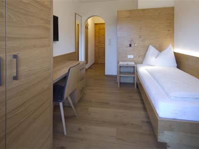 Einzelzimmer Zimmer 1   Gästehaus Brantlhof