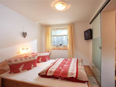 Ferienwohnung 3: Doppelzimmer mit Dusche/WC und TV