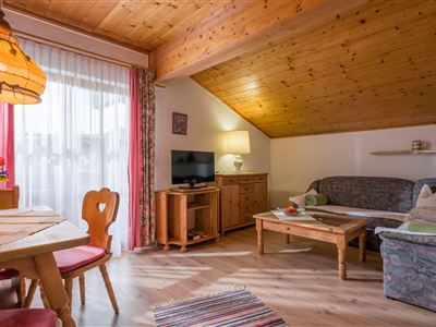 Ferienwohnung_Kofler_Ebbs_Fewo_rechts_Wohnzimmer_Kufsteinerland