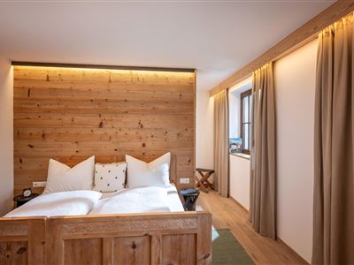 Ferienwohnung_Zirbenduft_Hopfgarten_Schlafzimmer_1