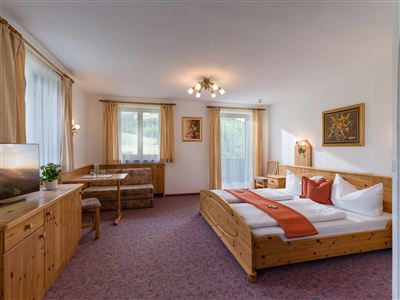 Freihof_Holzham_108_Westendorf_05_2022_Zimmer_Flei