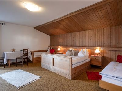Haus_Berger_Dorfstrasse_20_Westendorf_Zimmer_3