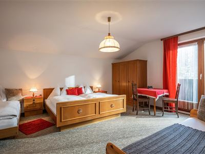 Haus_Berger_Dorfstrasse_20_Westendorf_Zimmer_4