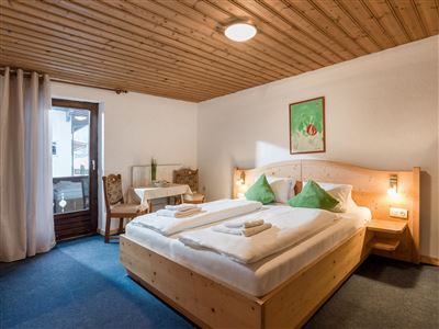 Haus_Konrad_Gaensleit_20_Soell_03_2021_Zimmer_9