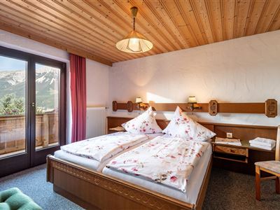 Haus_Kronenthal_Kirchbichl_80_Ellmau_09_2025_Schla