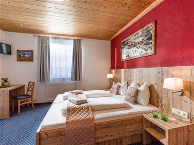 Haus_Tirol_Badhausweg_19_Brixen_06_2020_Zimmer_4