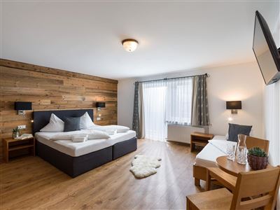 Hotel_Tennenwirt_Dorf_135_Soell_04_2021_Zimmer_201