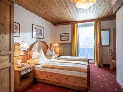 Hotel_Tirolerhof_Bahnhofstrasse_26_Hopfgarten_09_2