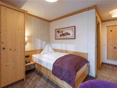Hotel_Zentral_Stoecklfeld_7_Kirchberg_10_2021_Zimm