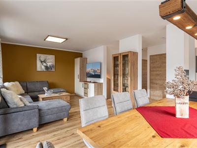 Kaiserluft_Chalets_Oberfeld_43_Scheffau_Wohnraum_1