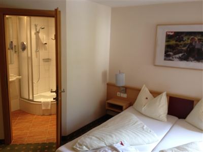 Room Pictures_Room_EZ_0
