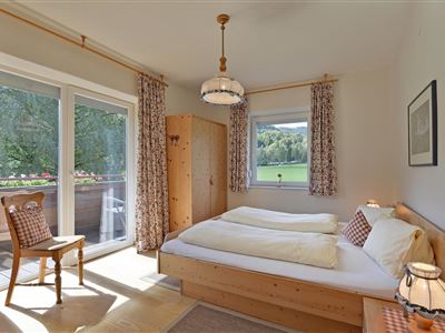 Rosenhof-am-See-Thiersee-Ferienwohnung-Seerosensui
