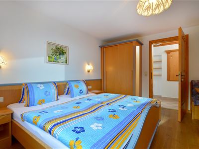 Schlafzimmer 1