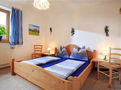 Schlafzimmer 1