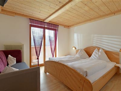 Schlafzimmer 1