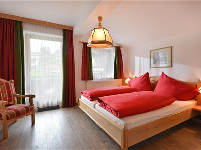 Schlafzimmer 1