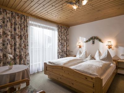 Schlafzimmer 1