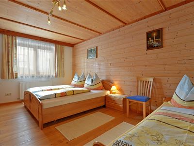 Schlafzimmer 1