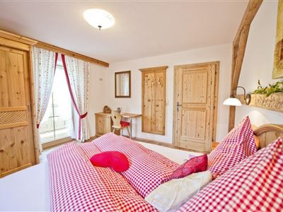 Schlafzimmer 1