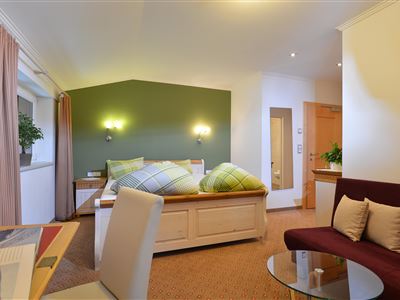Schlafzimmer 1
