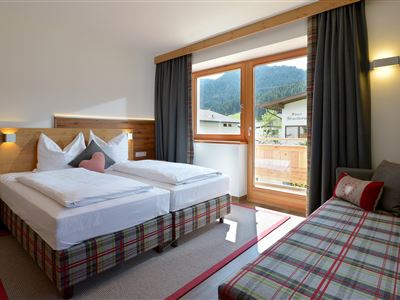 Schlafzimmer 1