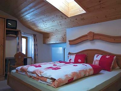 Schlafzimmer 1