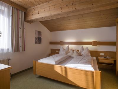 Schlafzimmer 1