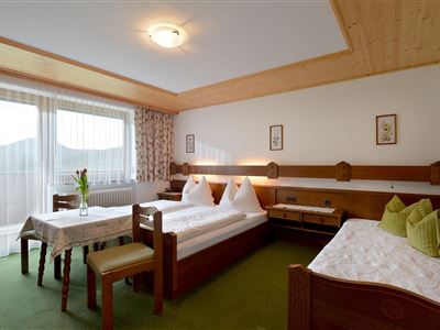 Schlafzimmer 1
