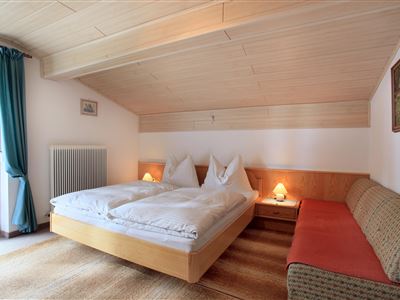 Schlafzimmer 1