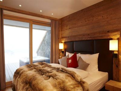 Schlafzimmer 1