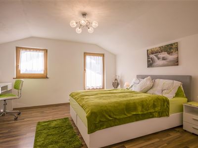 Schlafzimmer (2)